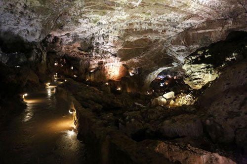 Cuevas de Valporquero (Len)