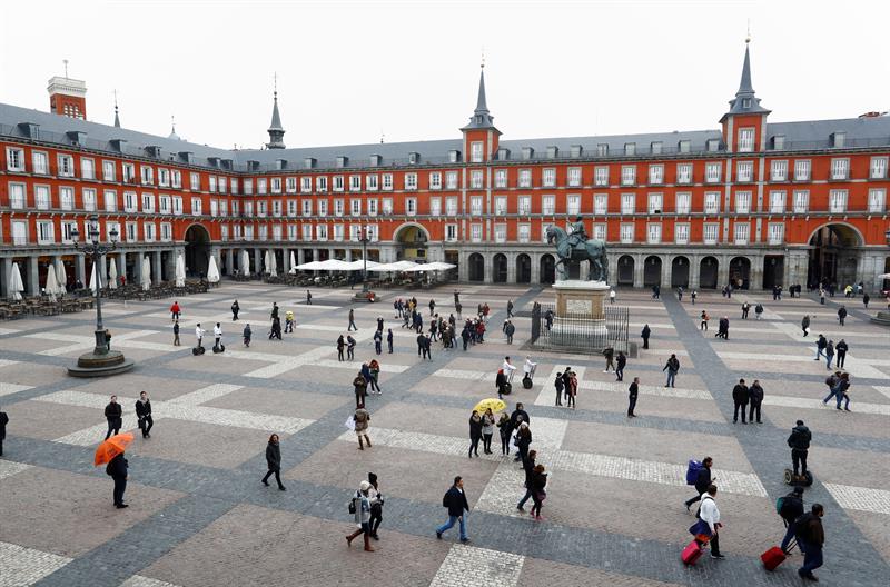 Vista de la Plaza Mayor de Madrid, que cumple 400 años