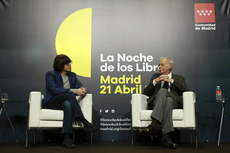 El humorista y guionista Luis Piedrahita junto con el escritor y último premio Cervantes, Eduardo Mendoza.