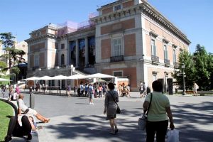 Los museos de Madrid se preparan para la noche del 20 de mayo. Fachada del Prado, Madrid. EFE.