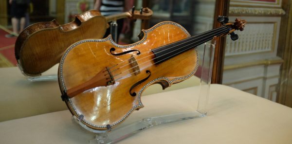 Imagen de un violín Stradivarius.