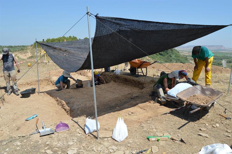 Excavación arqueológica en una necrópolis visigoda en Sena (Huesca). Instituto de Estudios e Investigación de Los Monegros.